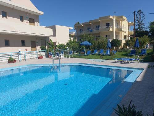 The swimming pool at or close to Michalis Litinas Apartments