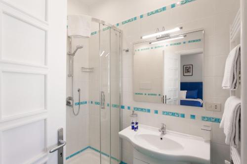 A bathroom at TOFANI APARTMENT - luminoso con terrazzo panoramico