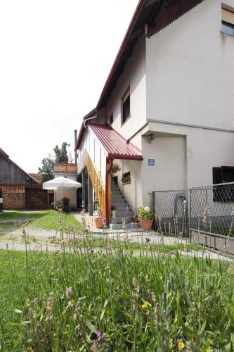 Bangunan di mana terletaknya apartmen