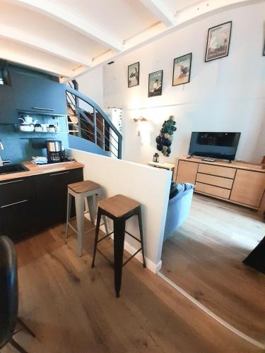 Φωτογραφία από το άλμπουμ του Charmant Studio en duplex esprit loft avec balcon vue mer, et piscine extérieure σε Le Croisic