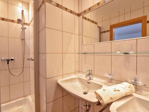 Phòng tắm tại Landhaus Schwaiger