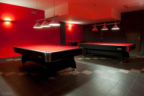 Biliár nebo kulečník v ubytování Hotel Grafit