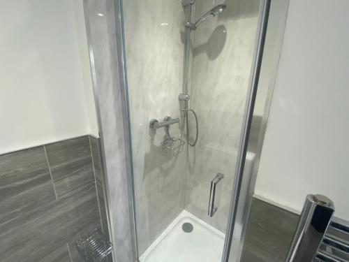 Ένα μπάνιο στο The Lily Pad near Poole Dorset Self contained private entrance and free parking