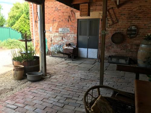 Un patio o zona al aire libre en Fergusons Store