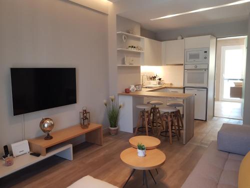 Elegant House With Acropolis View