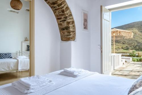 Gallery image of Ursa Major Suites in Tinos Town
