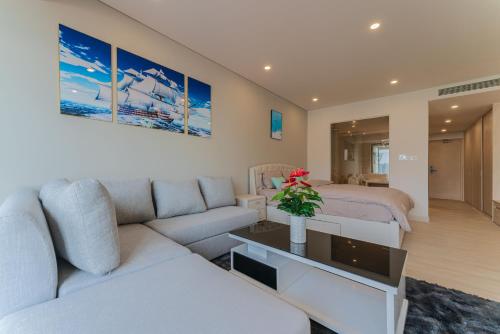 Gallery image of HighSea GoldCoast Superview Apartment in Nha Trang