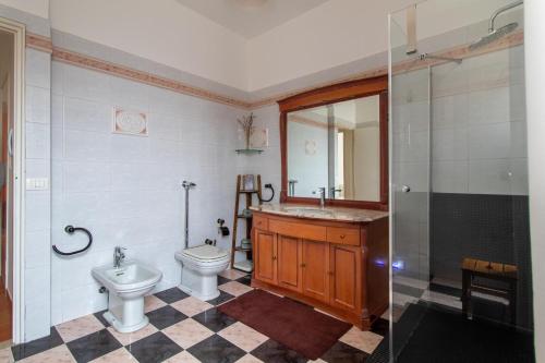 Ένα μπάνιο στο Casa Caterina