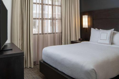 Sonesta ES Suites New Orleans Convention Center Image