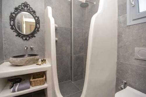 Bilik mandi di Ampelos Residence Naxos