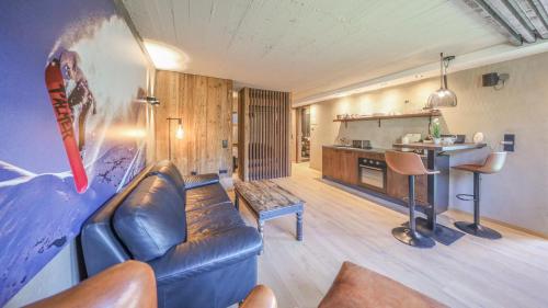 Dapur atau dapur kecil di Chalet Lindau Fieberbrunn - by ONE VILLAS