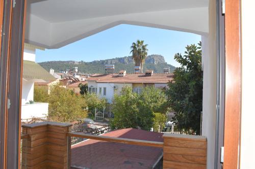 Nespecifikovaný výhled na hory nebo výhled na hory při pohledu z hotelu