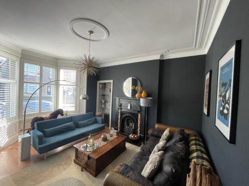 Χώρος καθιστικού στο Traditional apt close to city centre & Hampden