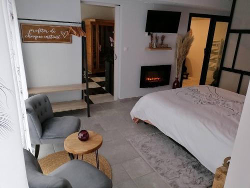 Postel nebo postele na pokoji v ubytování Chambre de Brunemont