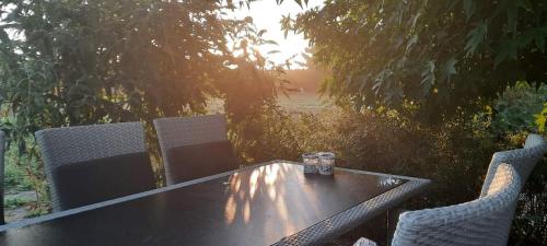 Taman di luar B&B De Raamberg