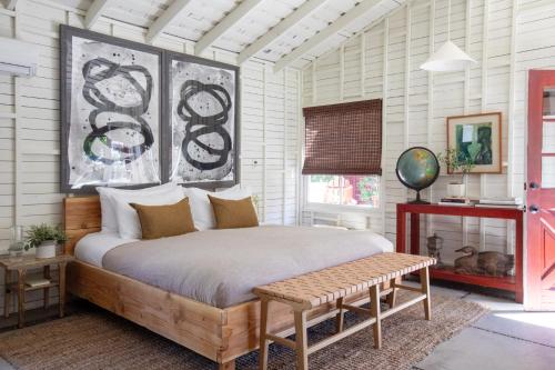 Ένα ή περισσότερα κρεβάτια σε δωμάτιο στο Sparrows Lodge