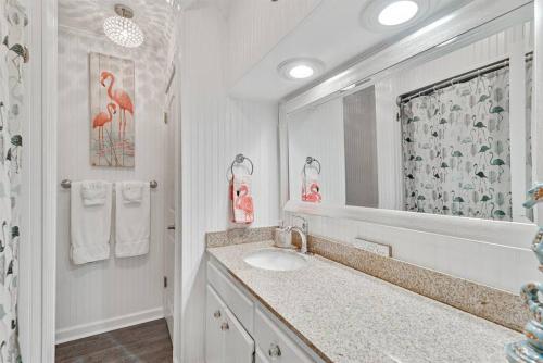 Galeriebild der Unterkunft South Winds unit 2-Gorgeous Newly Updated Condo in the Heart of Gulf Shores!! in Gulf Shores