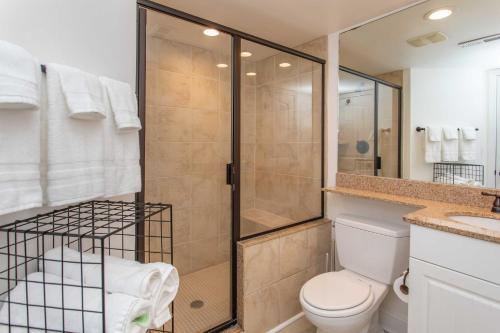 Ένα μπάνιο στο Summerhouse Villas Condo Private Resort Beach!