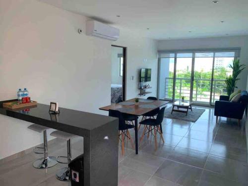 Χώρος καθιστικού στο Amazing Condo with great Pool and 24/7 security