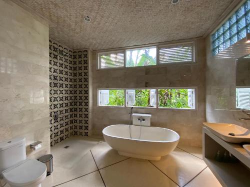 Bagno di Sawah Indah Villa