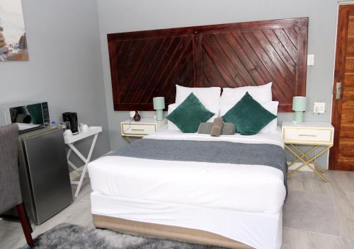 Katil atau katil-katil dalam bilik di Charis View Guest House