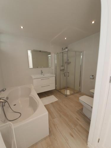 A bathroom at Cas Catalá Living