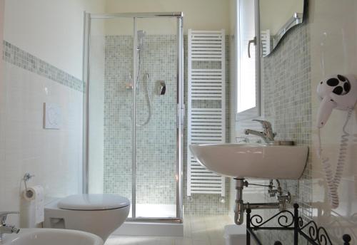 A bathroom at Le Stanze di Bacco