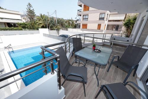 Gallery image of Design Apartment with swimming pool near the beach (A1) in Athens