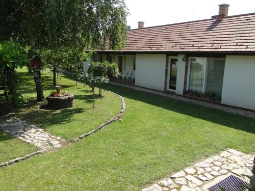 Lázár Apartman