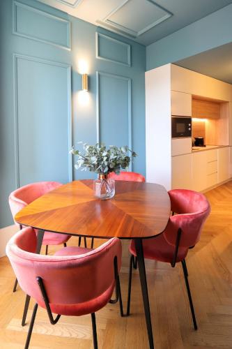 HM - Infante Riverside Apartment K