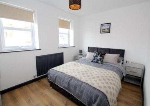 Imagen de la galería de High Tide apartment with sea views, en Whitley Bay