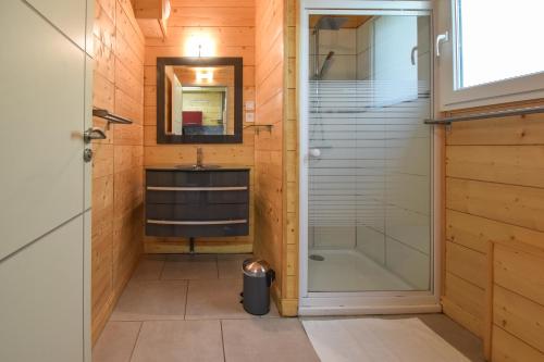 a bathroom with a sink and a shower at Domaine Du Sauveur in Luz-Saint-Sauveur
