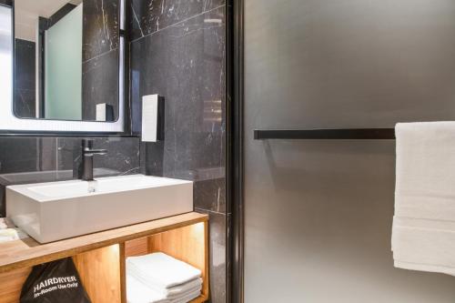 Golden Tulip Warszawa Centrumにあるバスルーム