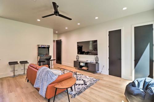 Η κουζίνα ή μικρή κουζίνα στο Riverfront Heber Springs Home with Dock and Slip!