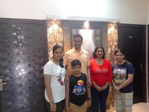 Tetamu yang menginap di 4N Homestay- GOLDEN TEMPLE VIEW