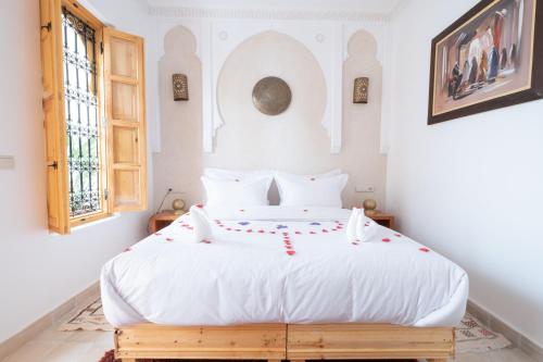Riad El Habibにあるベッド