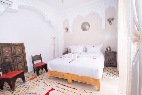 Riad El Habibにあるベッド