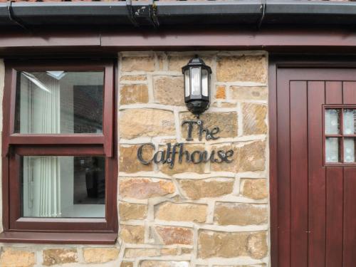 Sijil, anugerah, tanda atau dokumen lain yang dipamerkan di The Calf House