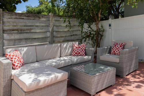 Beautiful Casita with King Bed and private patio Close to Calle 8, MIA Airport, Coral Gables photo 19