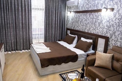 Gallery image of EMEG Hotel and Restaurant in Batumi