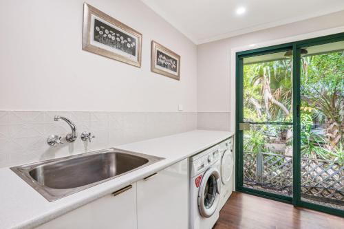 Gallery image of 7 Belle Court Rainbow Shores Fully ducted aircon. Pets welcome in Rainbow Beach