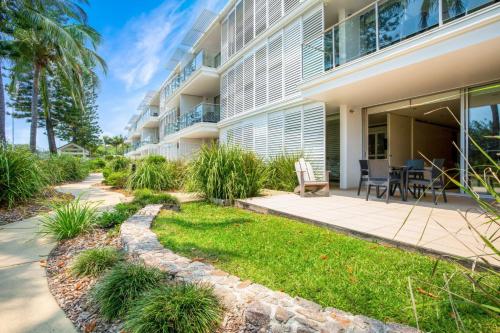 Zahrada ubytování Unit 8 Plantation Resort Rainbow Beach