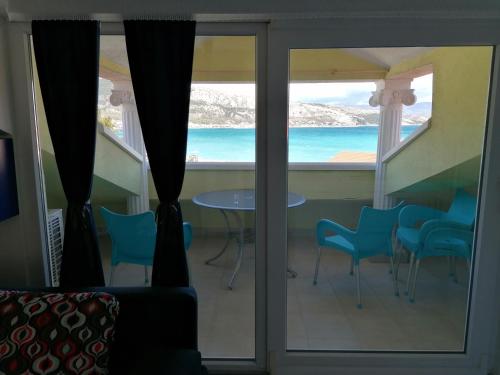 Gallery image of VILLA JURAS in Baška