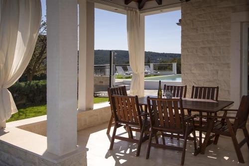Whitestone Villa