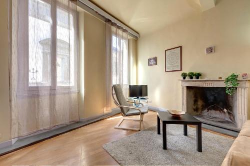 Oriuolo Apartment by Mamo Florence