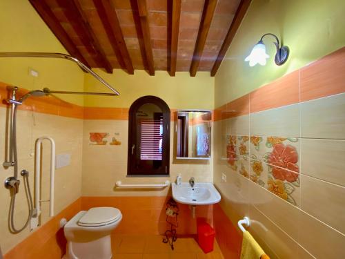 Koupelna v ubytování Agriturismo Re di Fiori