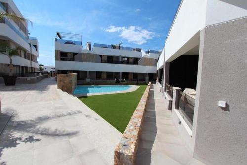 Bazén v ubytování Senika nebo v jeho okolí