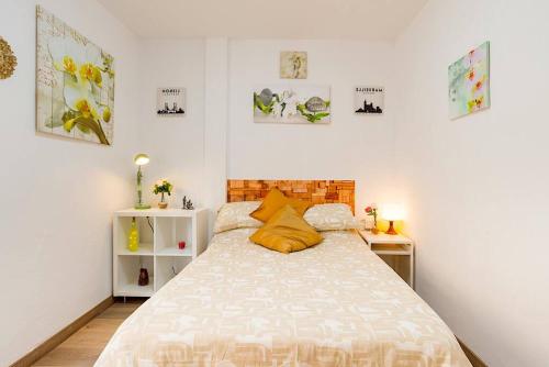 Posteľ alebo postele v izbe v ubytovaní SohoCenter Apartment 2 Rooms Young People Only