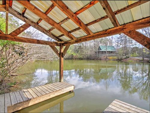 Secluded Sevierville Cabin w/ Hot Tub! photo 31