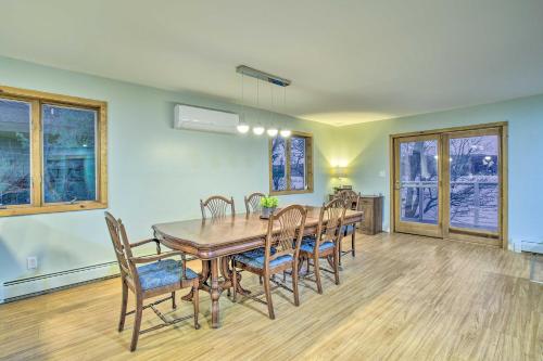 Imagen de la galería de Honeoye Lake House with Community Amenities!, en Honeoye